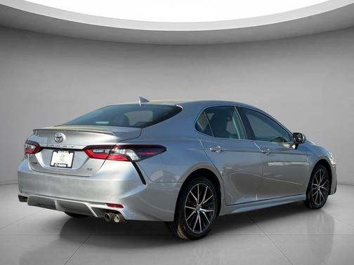Celestial Silver Metallic 2024 Toyota Camry SE