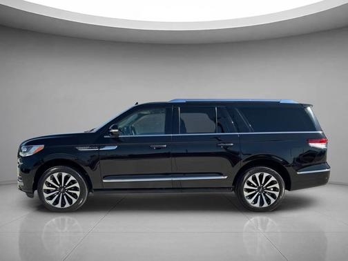 Infinite Black Metallic Clearcoat 2023 Lincoln Navigator Reserve