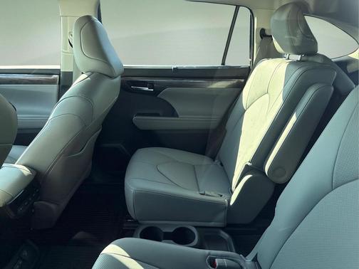 Blueprint 2026 Toyota Highlander Hybrid Limited