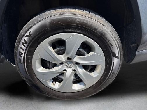 Magnetic Gray Metallic 2022 Toyota RAV4 LE