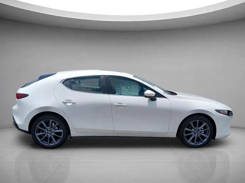 Snowflake White Pearl Mica 2026 Mazda Mazda3 FWD w/Preferred Package