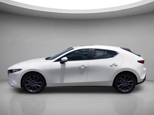 Snowflake White Pearl Mica 2026 Mazda Mazda3 FWD w/Preferred Package