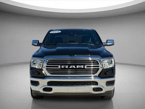 Diamond Black Crystal Pearlcoat 2024 RAM 1500 Laramie
