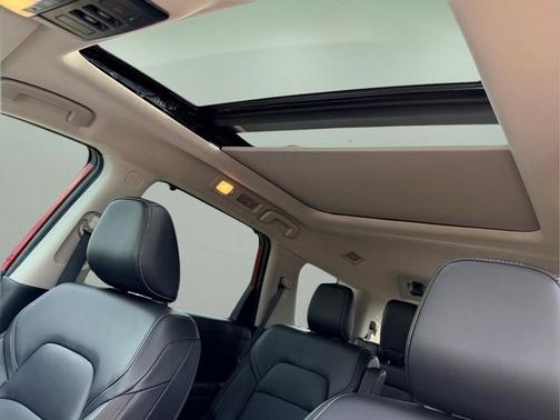 Scarlet Ember Tintcoat 2023 Nissan Pathfinder SL 4WD