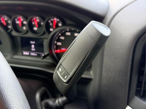 Summit White 2024 Chevrolet Silverado 1500 Custom Trail Boss