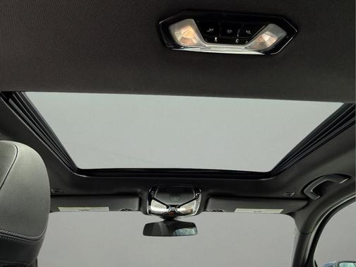 2025 BMW 330 330i
