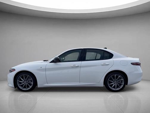 Alfa White 2024 Alfa Romeo Giulia Ti