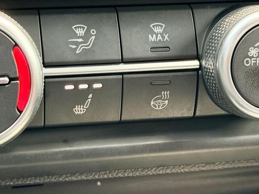 Alfa White 2024 Alfa Romeo Giulia Ti