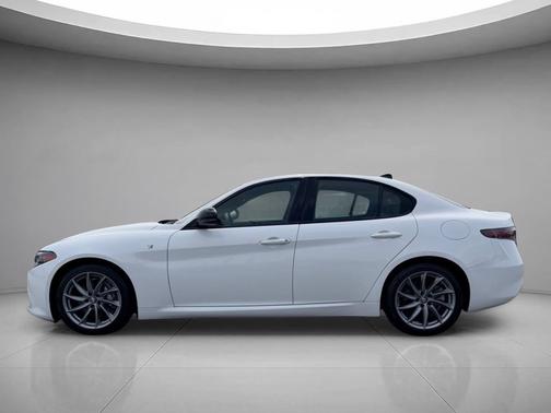 Alfa White 2024 Alfa Romeo Giulia Ti