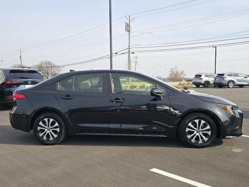 2022 Toyota Corolla Hybrid LE