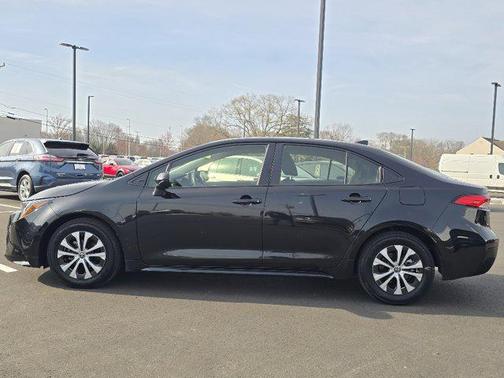 2022 Toyota Corolla Hybrid LE