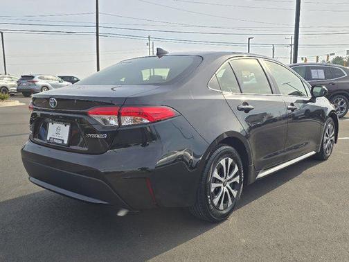 2022 Toyota Corolla Hybrid LE