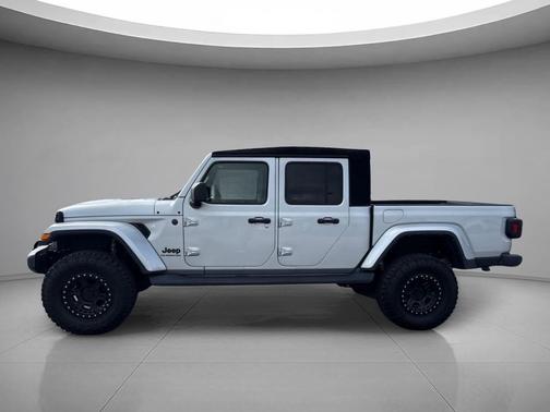 Silver Zynith Clearcoat 2022 Jeep Gladiator Sport S