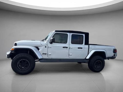 Silver Zynith Clearcoat 2022 Jeep Gladiator Sport S