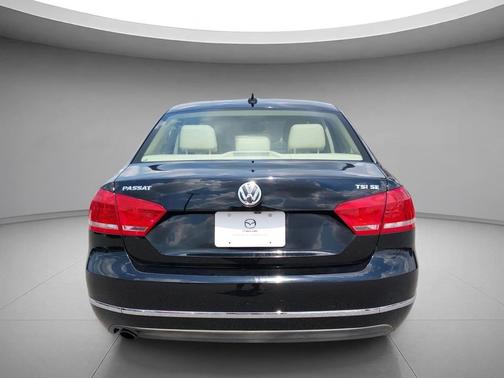 Black Uni 2015 Volkswagen Passat 1.8T Auto SE w/Sunroof & Nav
