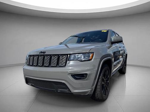 Sting-Gray Clearcoat 2020 Jeep Grand Cherokee Altitude