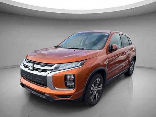 Sunshine Orange Metallic 2023 Mitsubishi Outlander Sport 2.0 ES