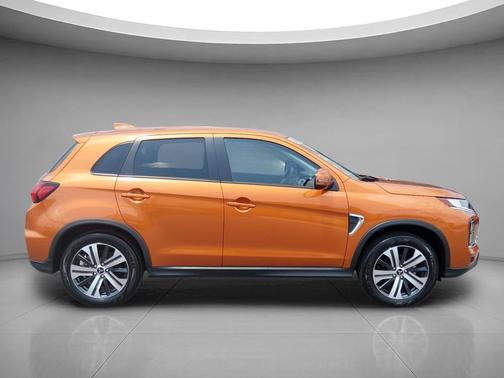 Sunshine Orange Metallic 2023 Mitsubishi Outlander Sport 2.0 ES
