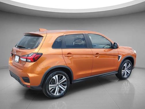 Sunshine Orange Metallic 2023 Mitsubishi Outlander Sport 2.0 ES