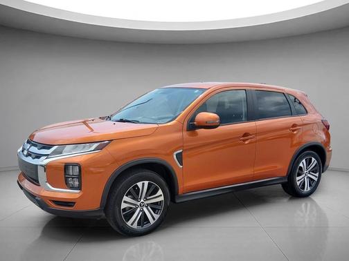 Sunshine Orange Metallic 2023 Mitsubishi Outlander Sport 2.0 ES