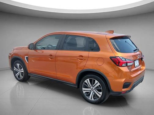 Sunshine Orange Metallic 2023 Mitsubishi Outlander Sport 2.0 ES