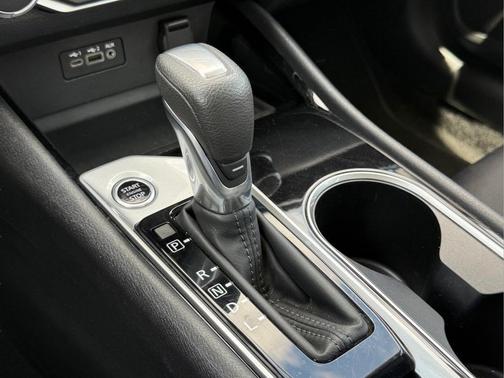 Brilliant Silver Metallic 2024 Nissan Altima 2.5 SV