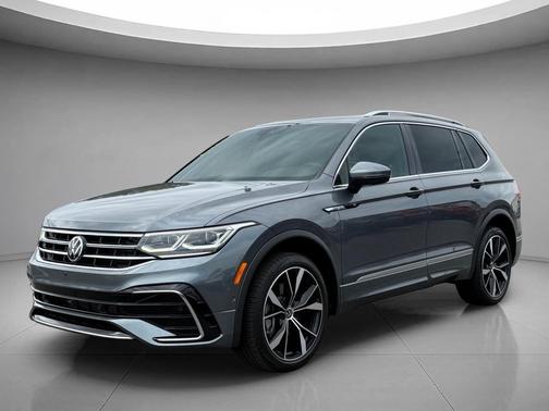 Platinum Gray Metallic 2024 Volkswagen Tiguan 2.0T SEL R-Line 4MOTION
