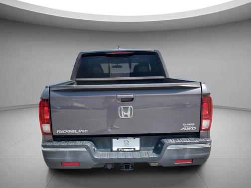 Modern Steel Metallic 2019 Honda Ridgeline RTL