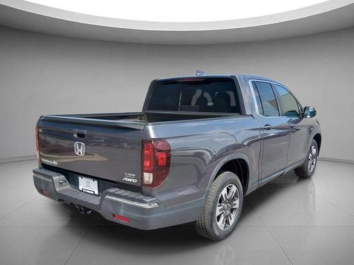 Modern Steel Metallic 2019 Honda Ridgeline RTL