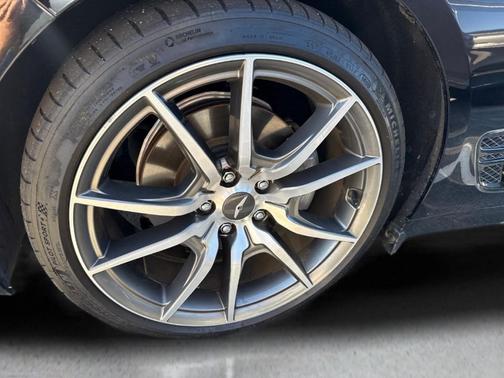 Vik Black 2023 Genesis G70 2.0T RWD