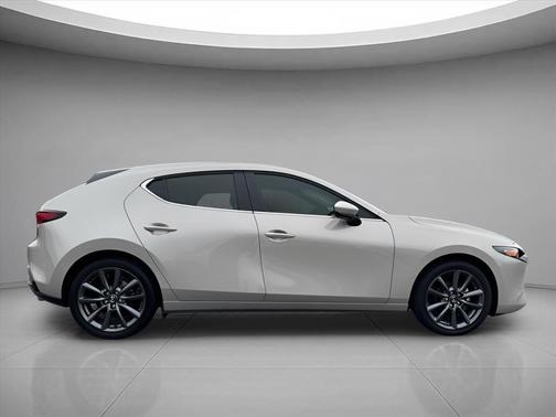 Platinum Quartz Metallic 2025 Mazda Mazda3 FWD w/Preferred Package
