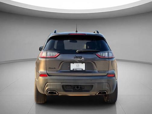 Granite Crystal Metallic Clearcoat 2019 Jeep Cherokee Altitude