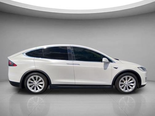 2017 Tesla Model X 90D