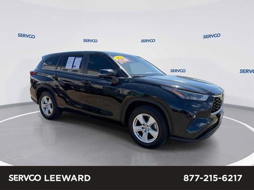 Midnight Black Metallic 2023 Toyota Highlander LE