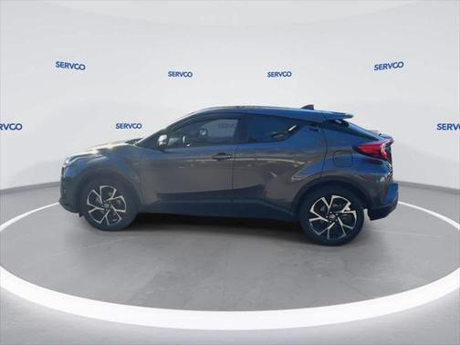 2022 Toyota C-HR XLE