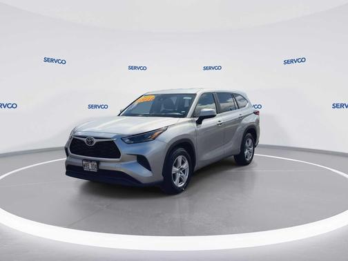 Celestial Silver Metallic 2023 Toyota Highlander LE