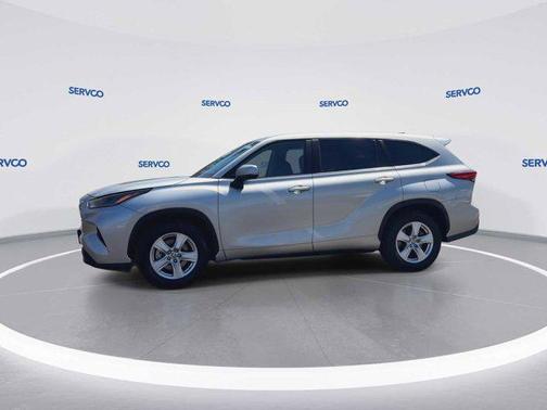 1J9 CELESTIAL SILVER 2023 Toyota Highlander LE