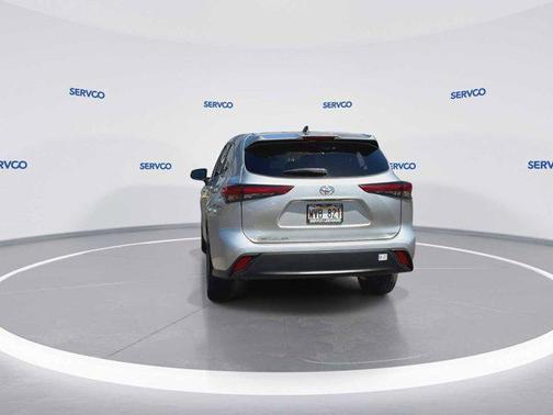 1J9 CELESTIAL SILVER 2023 Toyota Highlander LE