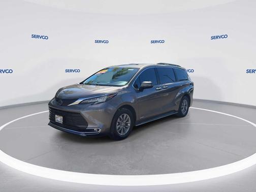 2021 Toyota Sienna XLE 7 Passenger