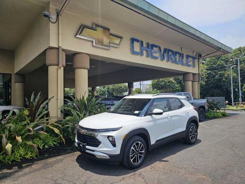 Summit White 2026 Chevrolet Trailblazer LT