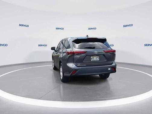 Magnetic Gray Metallic 2023 Toyota Highlander LE
