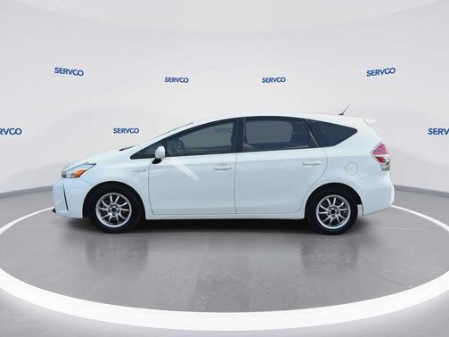 2015 Toyota Prius v Four