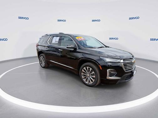 Mosaic Black Metallic 2023 Chevrolet Traverse Premier