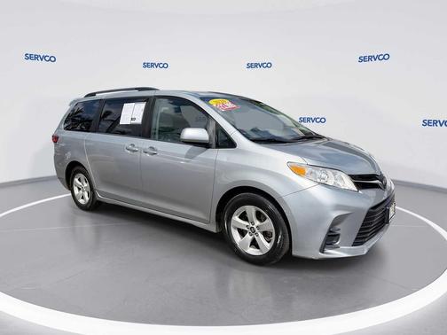 2020 Toyota Sienna LE