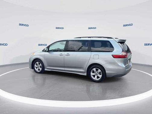2020 Toyota Sienna LE