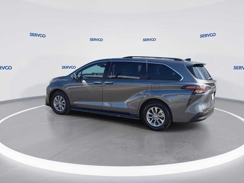 2025 Toyota Sienna XLE