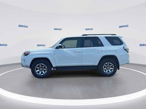 040 SUPER WHITE 2019 Toyota 4Runner TRD Off Road