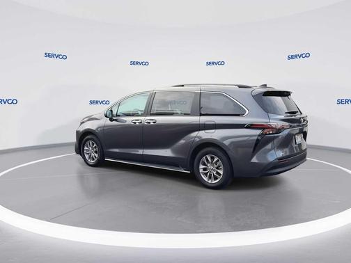 2025 Toyota Sienna XLE