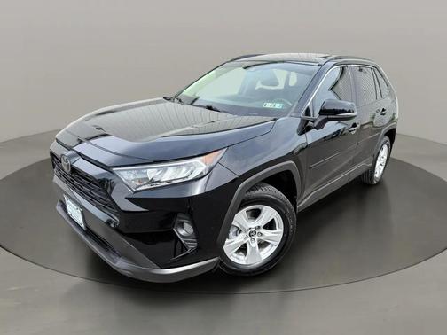 Midnight Black Metallic 2019 Toyota RAV4 XLE