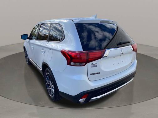 2018 Mitsubishi Outlander ES